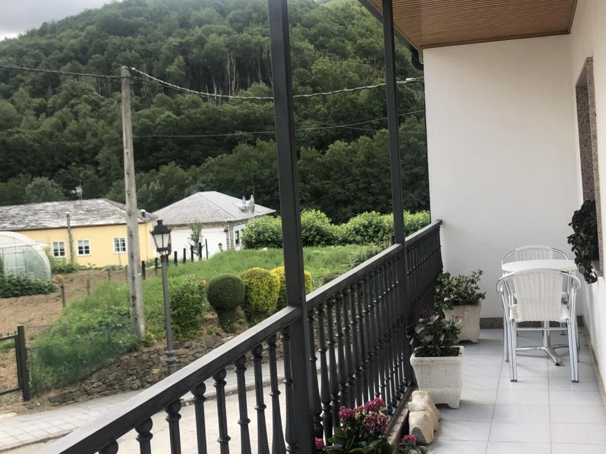 Habitaciones A Casa De Pepe Triacastela Zewnętrze zdjęcie